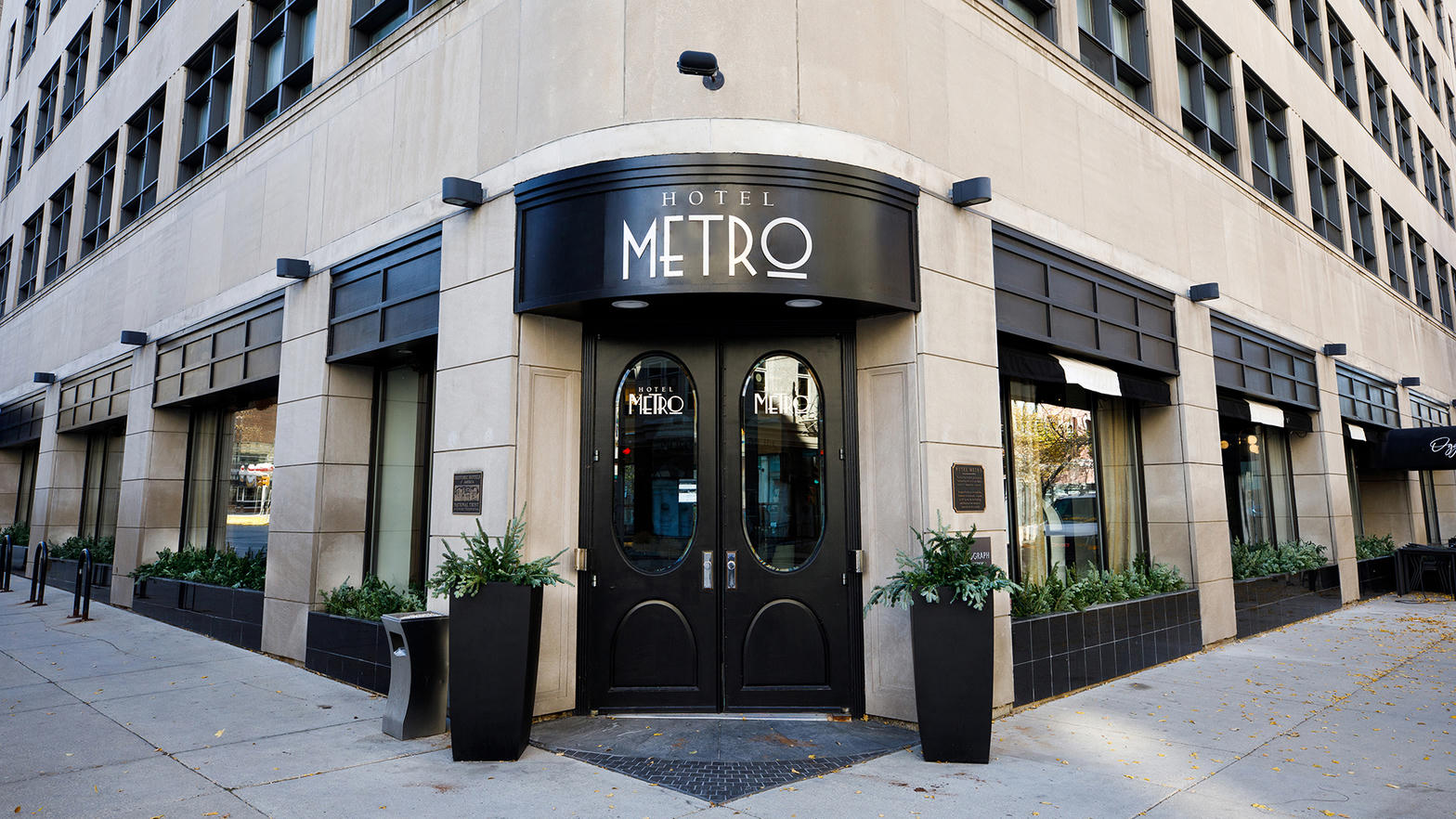 Hotel Metro Autograph Collection Milwaukee modern boutique exterior